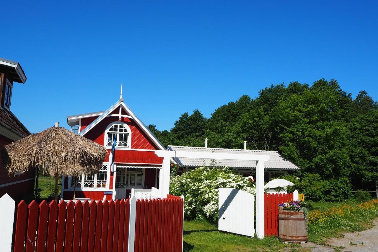 Leesi Kulalistemaja Hotell Exteriör bild