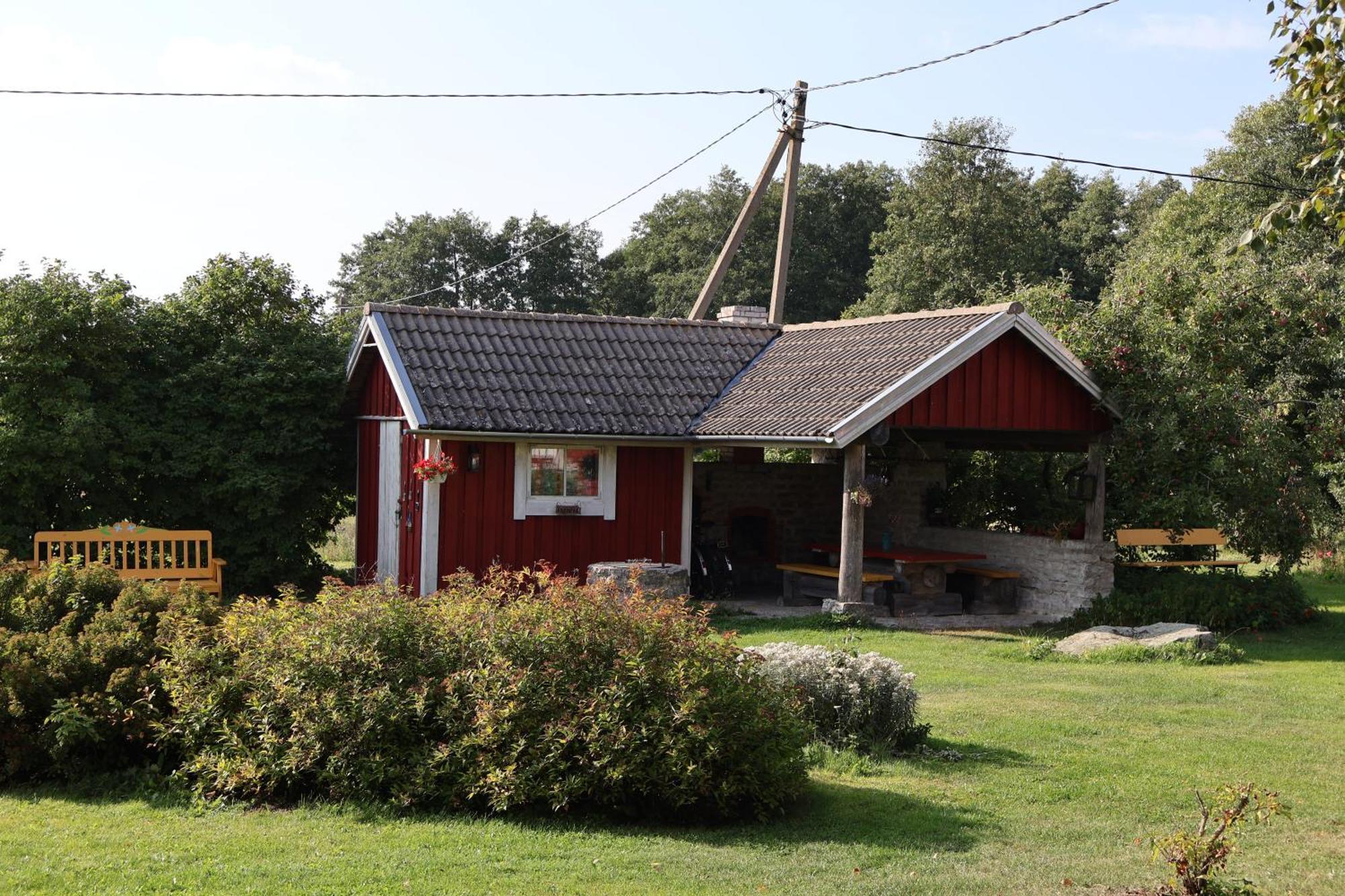 Leesi Kuelalistemaja Hotell Exteriör bild