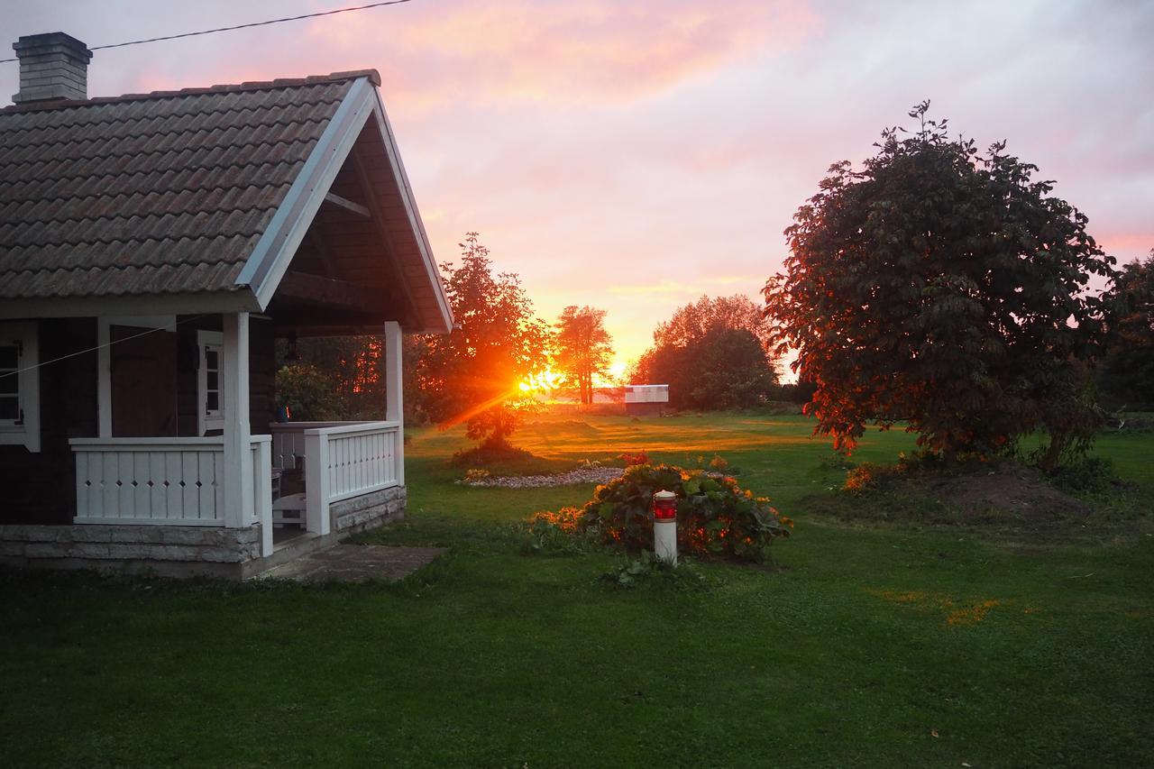 Leesi Kulalistemaja Hotell Exteriör bild