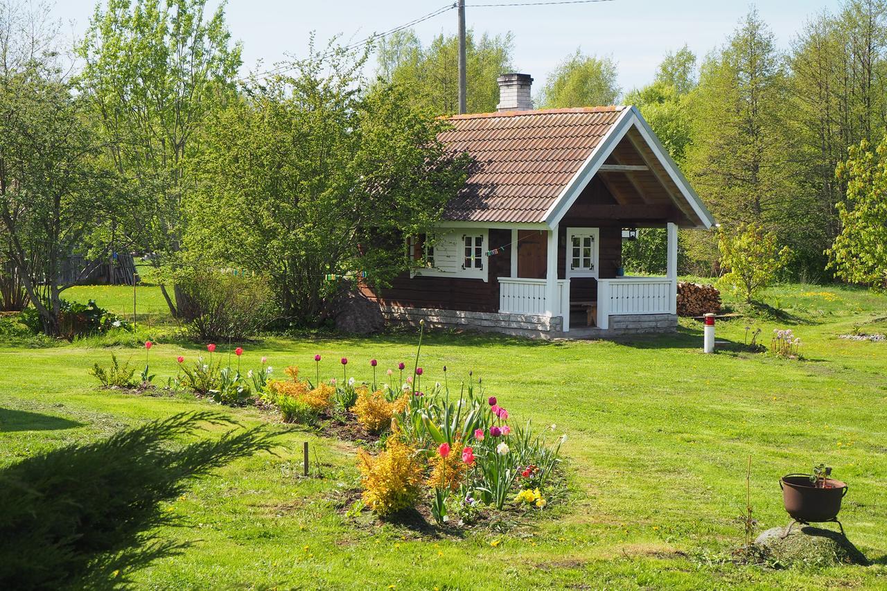 Leesi Kulalistemaja Hotell Exteriör bild